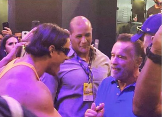 Sósia do Arnold conhece ídolo: “Ele ficou sem reação. Buguei a mente do homem”