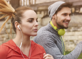 Pesquisa diz que treinar ouvindo música ajuda no desempenho