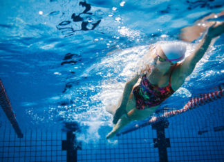 3 estratégias para reduzir a dor pós treino nadadora no nado crawl