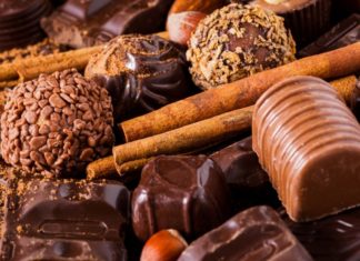 Gula sem peso na consciência chocolates de diferentes formas para se deliciar e matar a gula