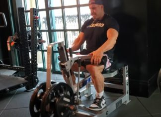 Jay Cutler compartilha exercícios para panturrilha, peito e bíceps Fisiculturista