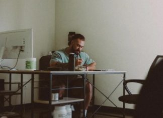 Chris Bumstead revela sua dieta de 5 mil calorias em preparação para o Mr. Olympia 2022 Chris Bumstead, fisiculturista na categoria Classic Physique