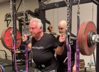 Vídeo: levantador de peso de 73 anos Rudy Kadlub faz agachamento com 195 kg
