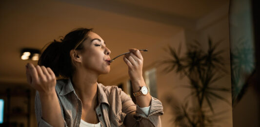 Já pensou perder o prazer de comer? Um medicamento que virou febre no Brasil traz esse efeito colateral