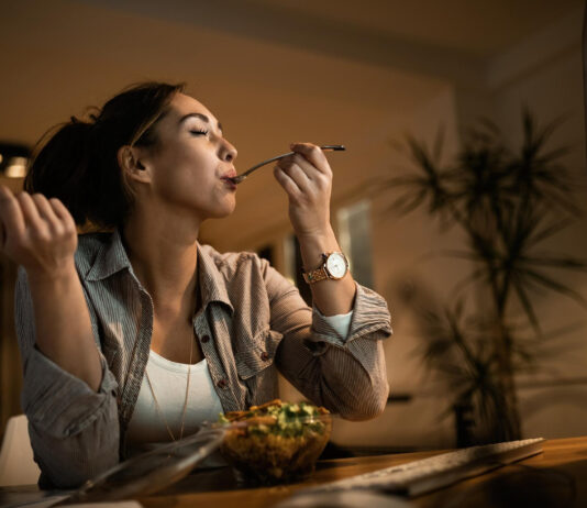 Já pensou perder o prazer de comer? Um medicamento que virou febre no Brasil traz esse efeito colateral